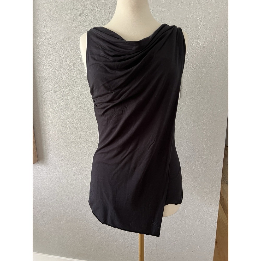 Elie Tahari Sleeveless Knit flowy Top Black Crewneck Classic Medium Minimalist